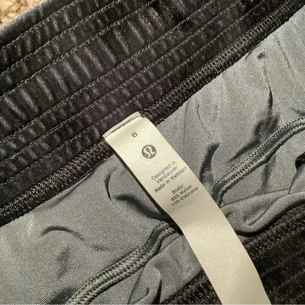 Lululemon athletica velour wide leg pants, gray w/multicolored design, size: 8 - Picture 7 of 12